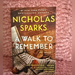 A Walk to Remember by Nicholas Sparks - Book